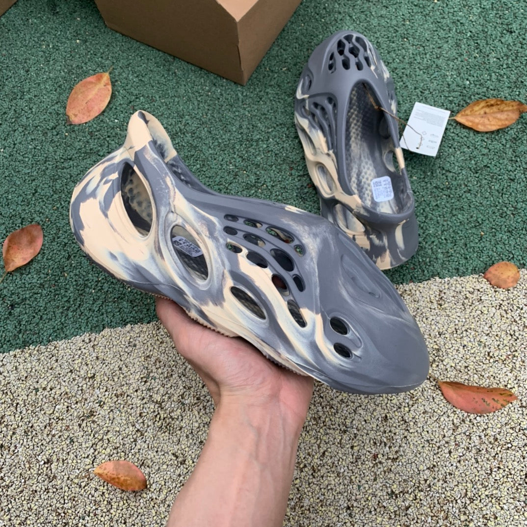 Y Runner "Moon Grey"