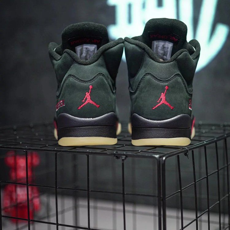 J5 "Gore-Tex Off-Noir"
