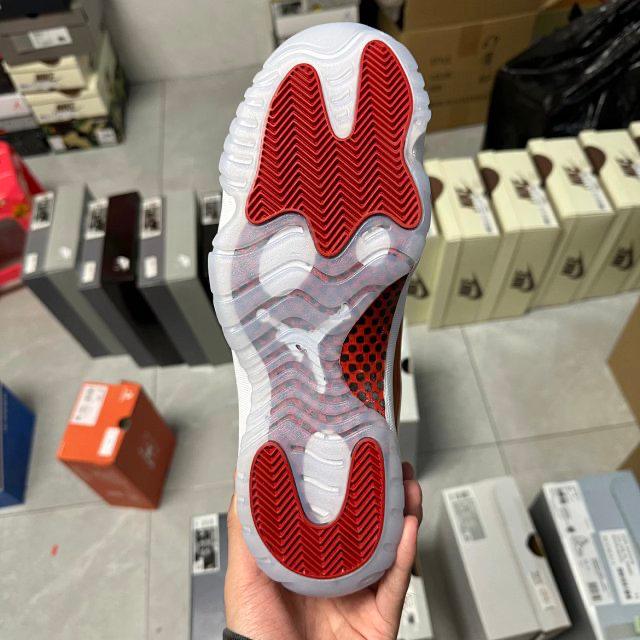 AJ11 "Retro Cherry"