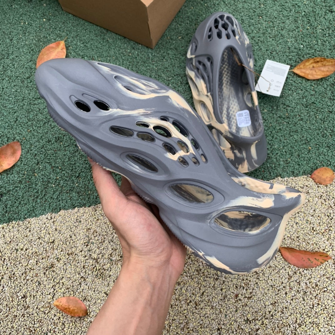 Y Runner "Moon Grey"
