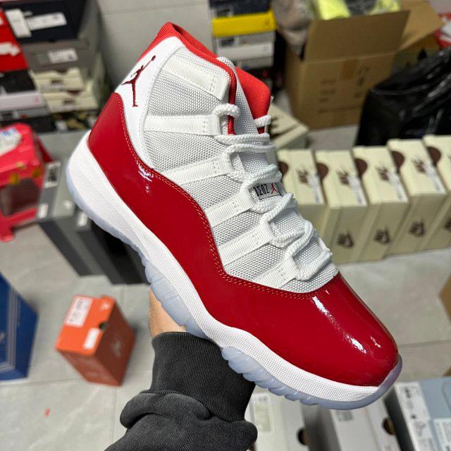 AJ11 "Retro Cherry"
