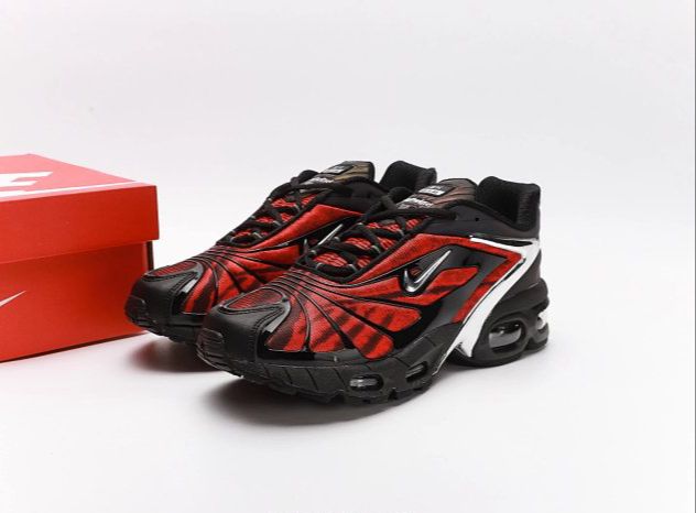 Skep x Tailwind 5 "University Red"