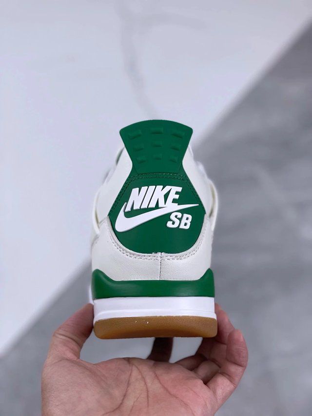 J 4 "Retro SB Pine Green"