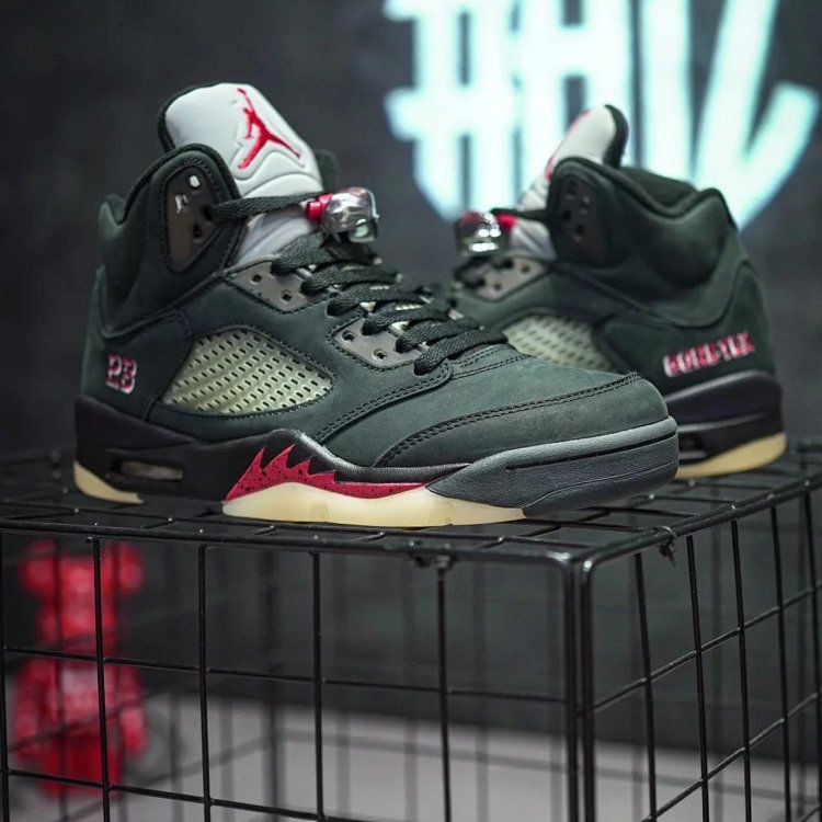 J5 "Gore-Tex Off-Noir"