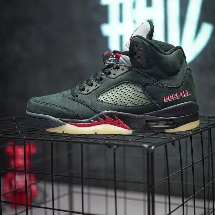J5 "Gore-Tex Off-Noir"