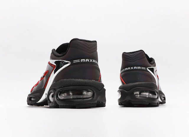 Skep x Tailwind 5 "University Red"