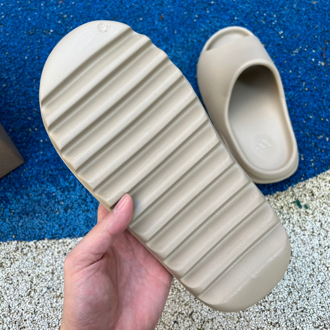Y Slides "Sand"