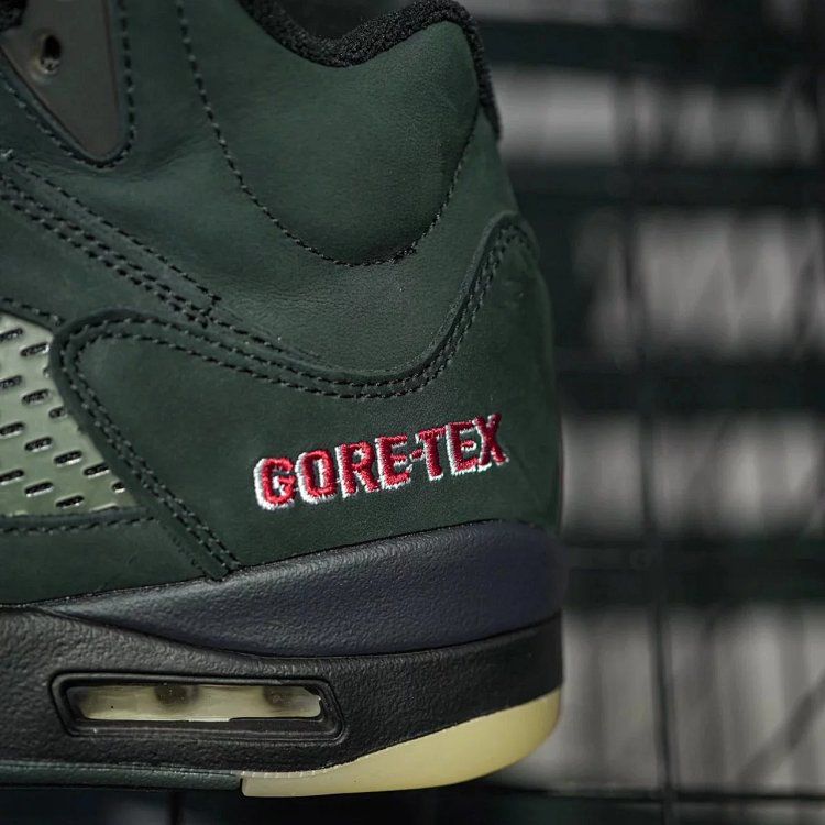 J5 "Gore-Tex Off-Noir"